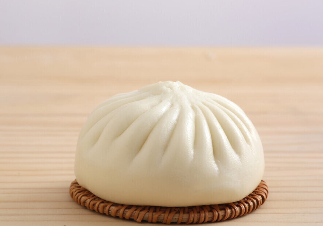 Glitter dumpling squishy in bamboo steamer